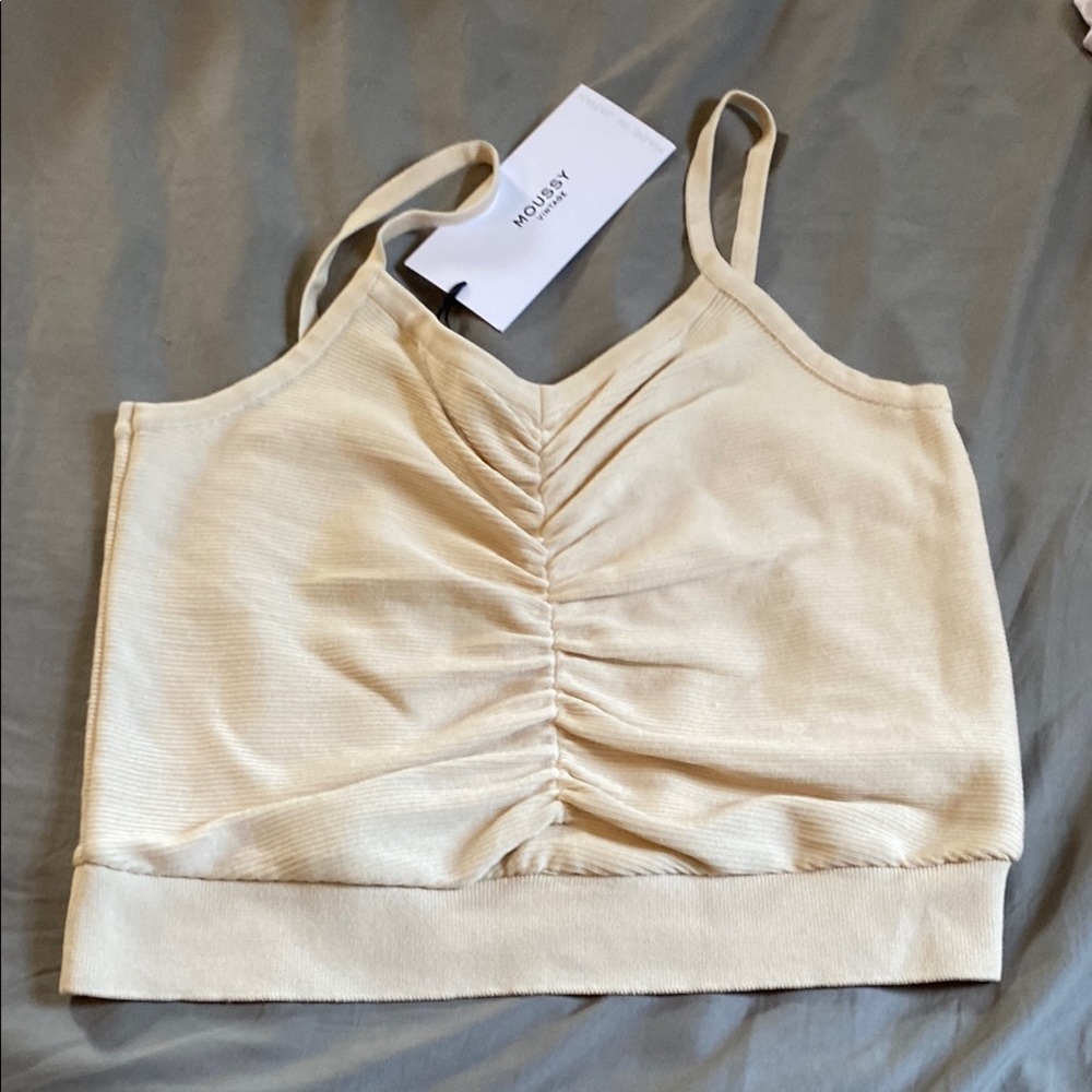 MOUSSY TOP